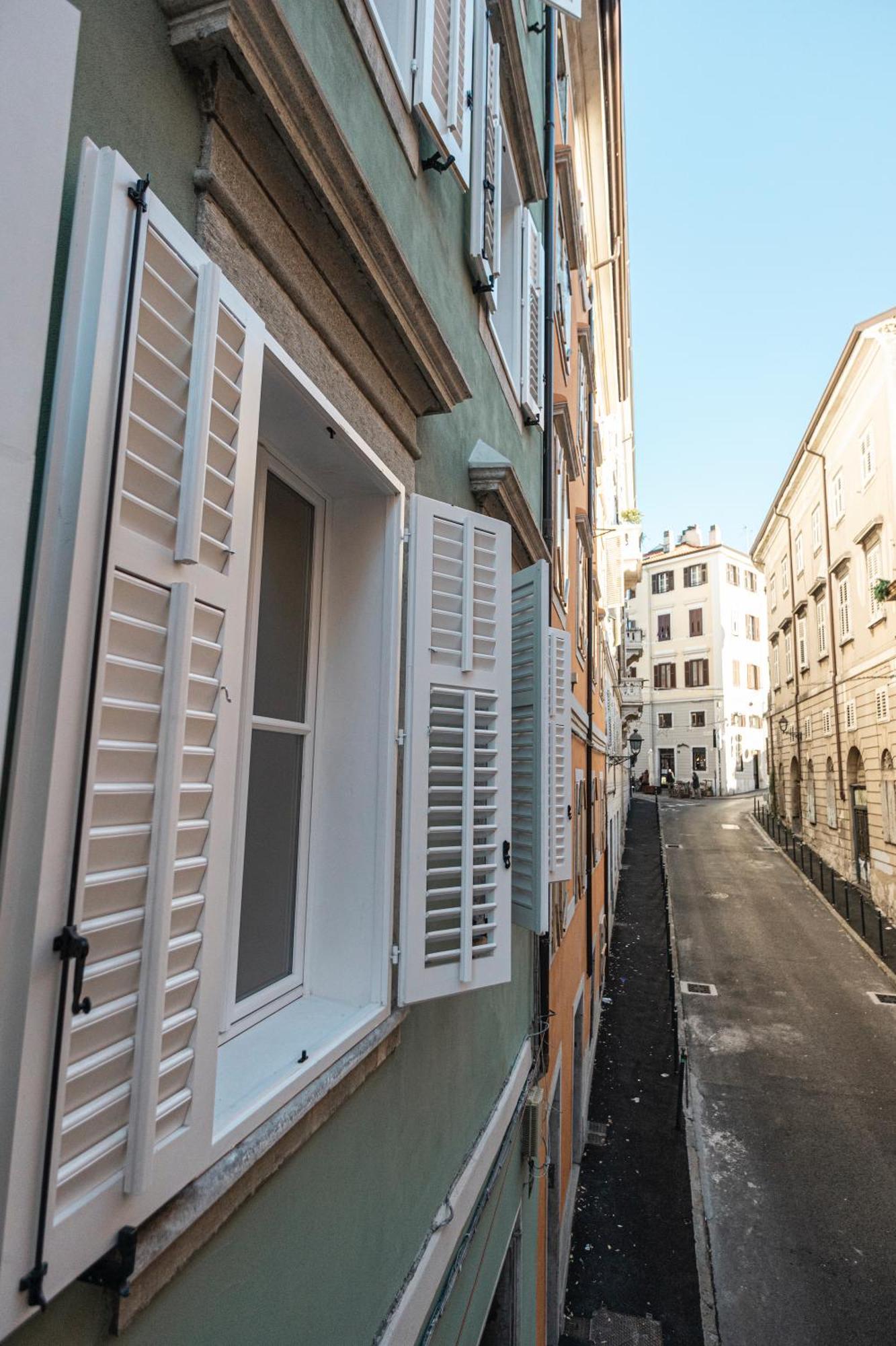 Hurban Apartments Venezian Trieste Exterior foto